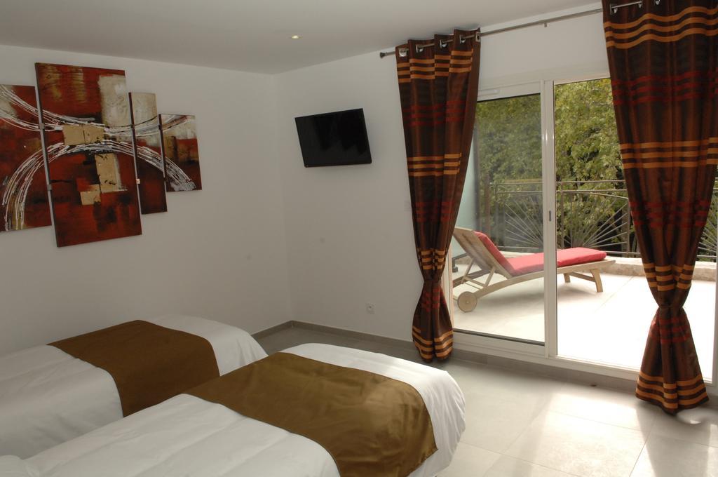 The Originals City, Hotel Les Bastides Du Gapeau Sollies-Toucas Room photo