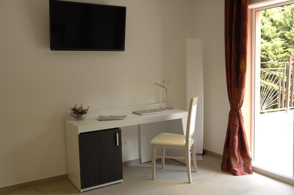 The Originals City, Hotel Les Bastides Du Gapeau Sollies-Toucas Room photo