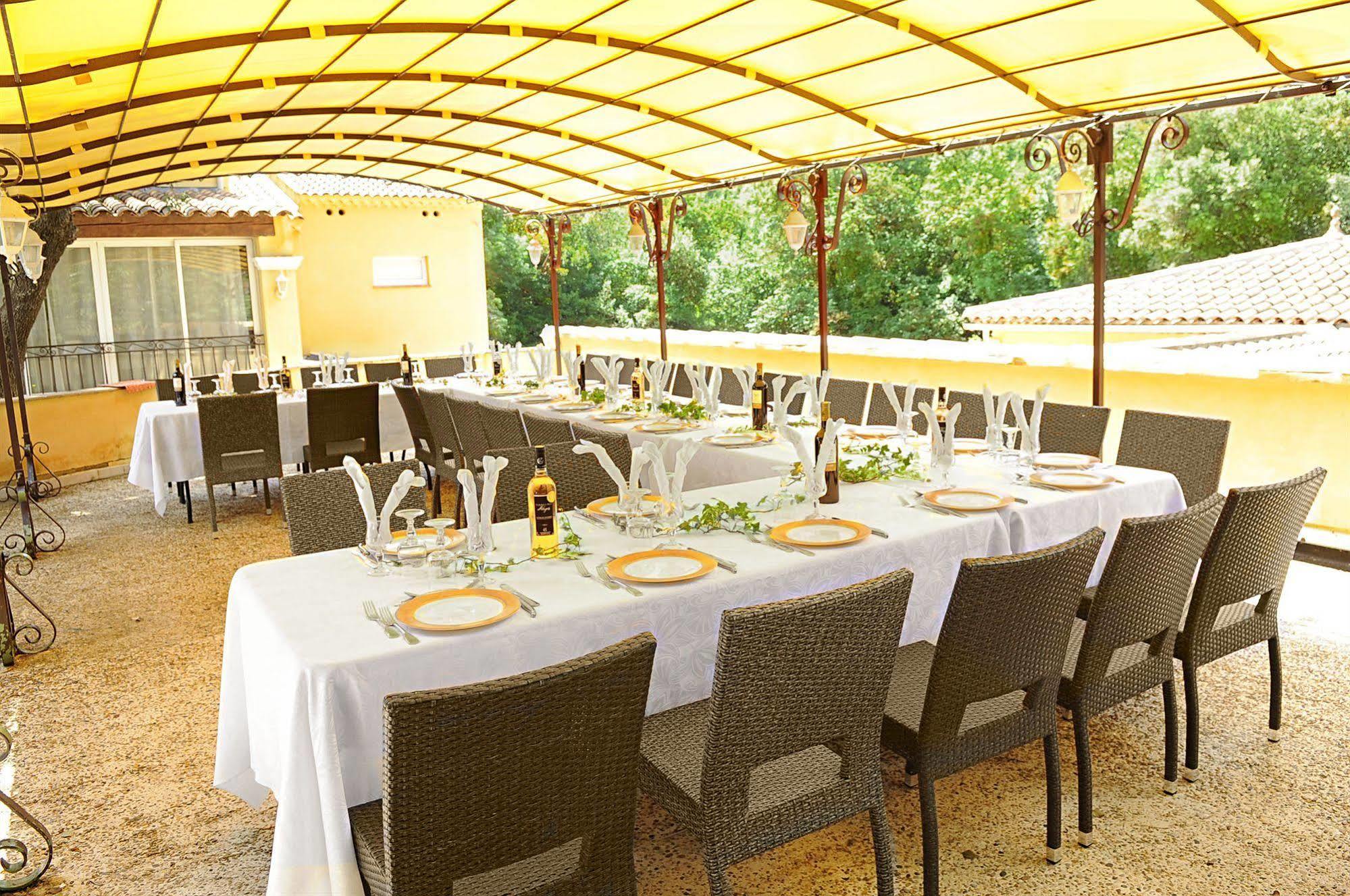 The Originals City, Hotel Les Bastides Du Gapeau Sollies-Toucas Exterior photo
